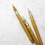 Kuretake ZIG Cartoonist Brush Pen - Gold